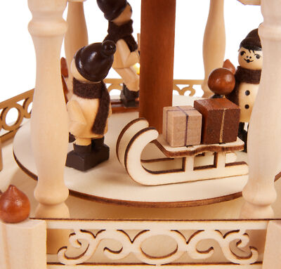 BRUBAKER Kerstpiramide, kathedraal, 29 cm (11,4 inch) - Maria, Jozef en Jezus - 2 verdiepingen - Carrousel met 4 theelichthouders - Natuurlijk hout - Gesneden figuren