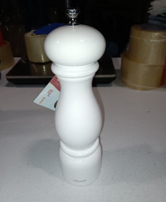 Bisetti Firenze White Lacquered Pepper Mill With Adjustable Grinder, 8.6 In