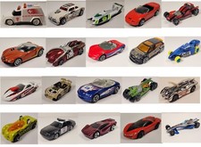 Lot of 20 Diecast Cars 17 Hot Wheels, 2 Matchbox, 1 Maisto from the early 2000