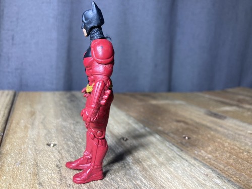 Batman Action Figure DC THE DARK KNIGHT RISES BATARANG BASH RED SUIT 4" No Cape - Picture 3 of 5