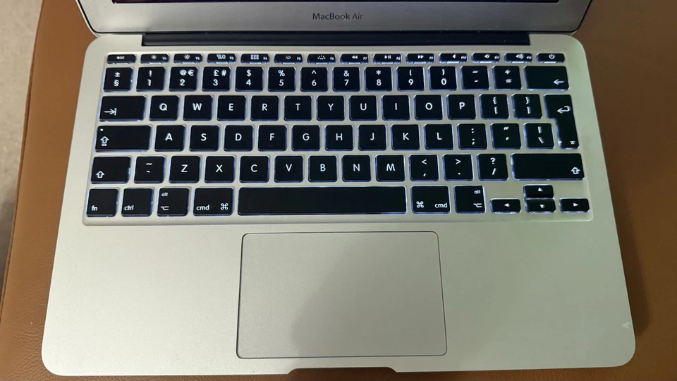 Apple MacBook Air 11" 2013 · i5 · 4GB · 128GB, photo 2 of 5