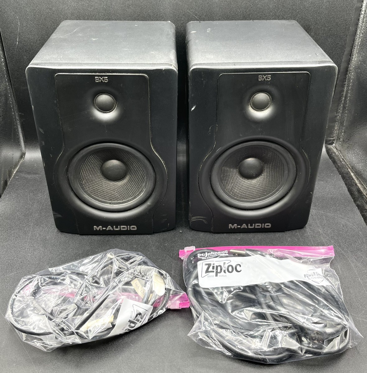 PAIR OF M-AUDIO BX5 D2 POWERED STUDIO MONITOR SPEAKERS BLACK