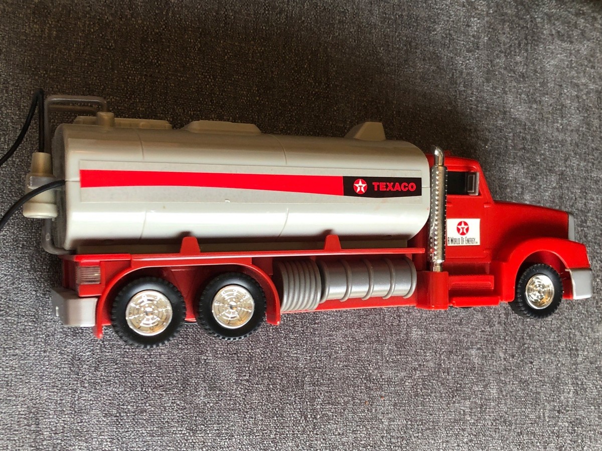 Mattel Matchbox Texaco XL 12.5” Fuel-Up Tanker Truck~Vintage 2000