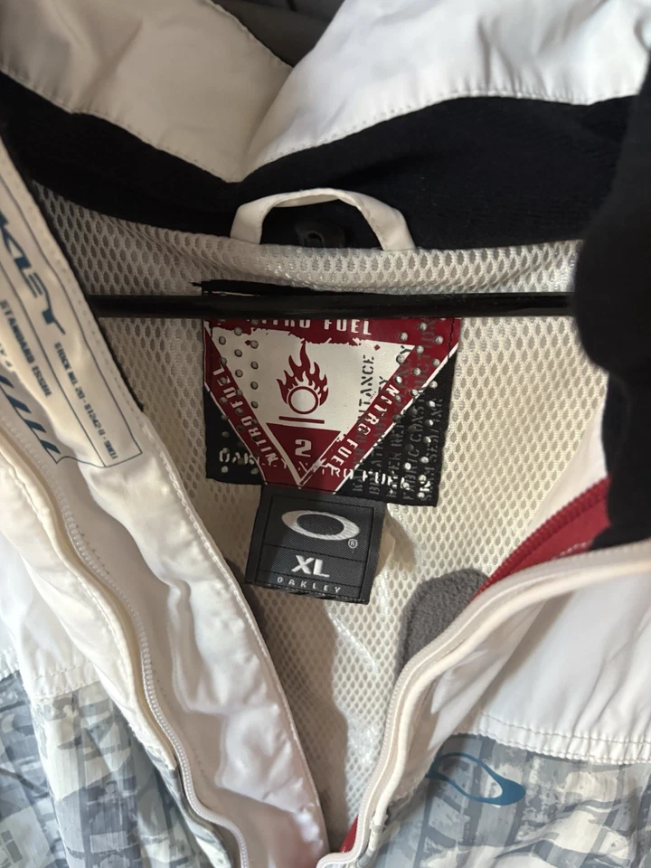 Oakley Men's Vintage Software Jacket Grey/Black, Snowboard Ski, Gorpcore - Image 3 of 4