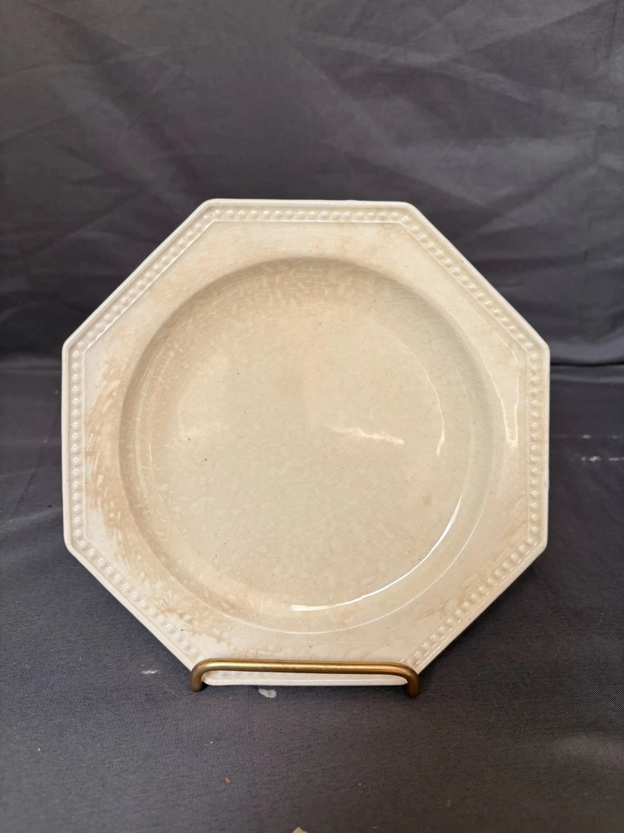 4 GRANDES ASSIETTES ET UNE COUPE OCTOGONALES PERLE CREIL ET MONTEREAU