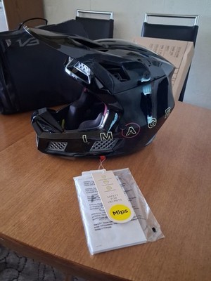 Fox V3 RS Helm Detonate 2023 Schwarz Carbon