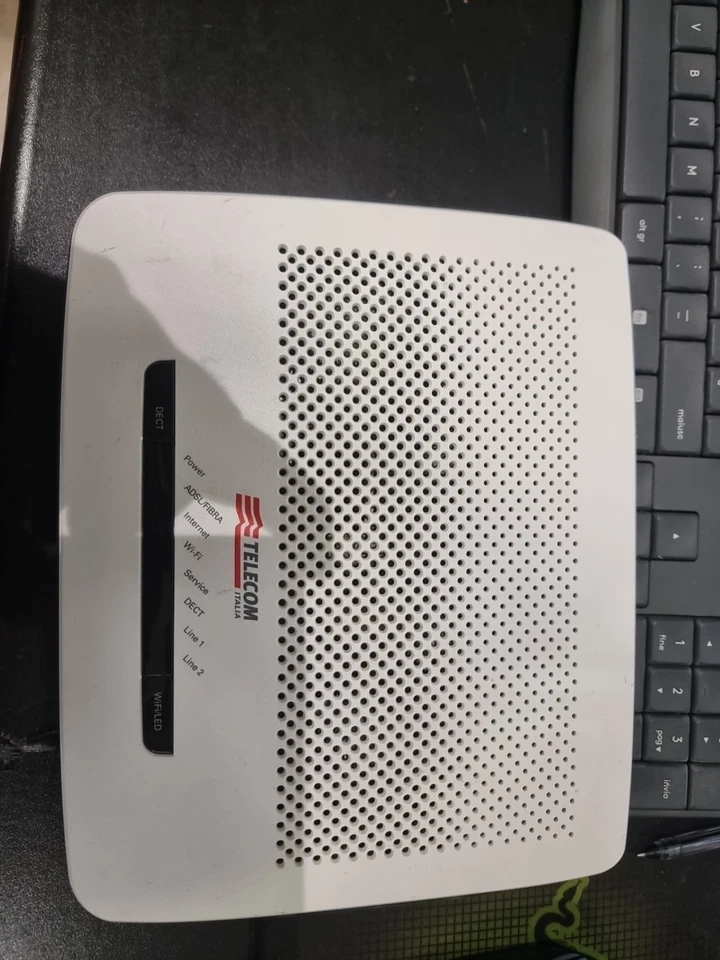 Modem Router Ultra Internet ADSL/Fibra Telecom NMU: 764738 - Immagine 2 di 4