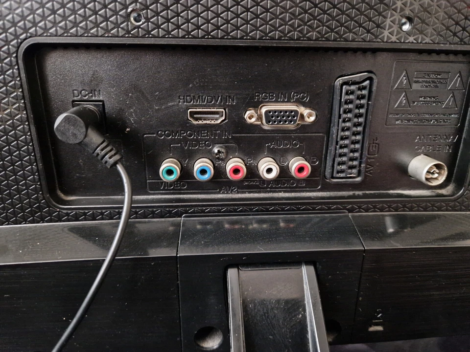 LG HD TV M2232D-PZ LED 21.5 inches - Freeview Black With Remote Control VGC - Image 3 of 4