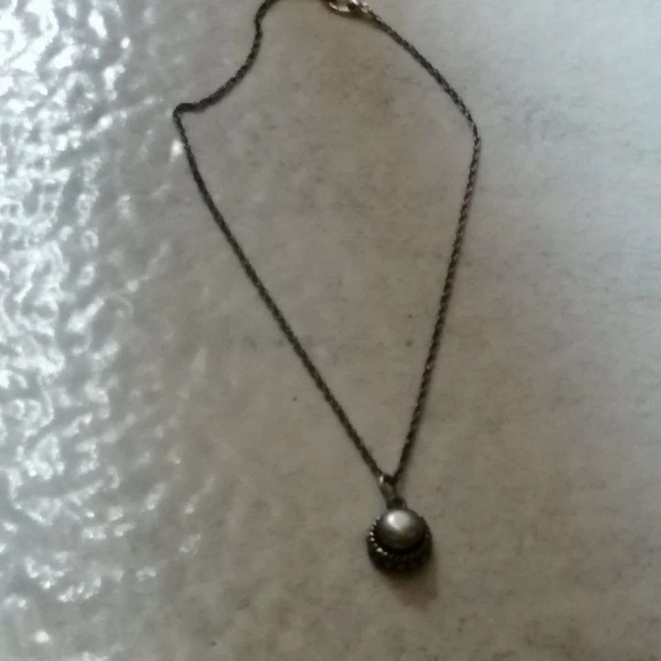  Collana catenina girocollo da donna colore argento con pendente con perla - Immagine 2 di 4