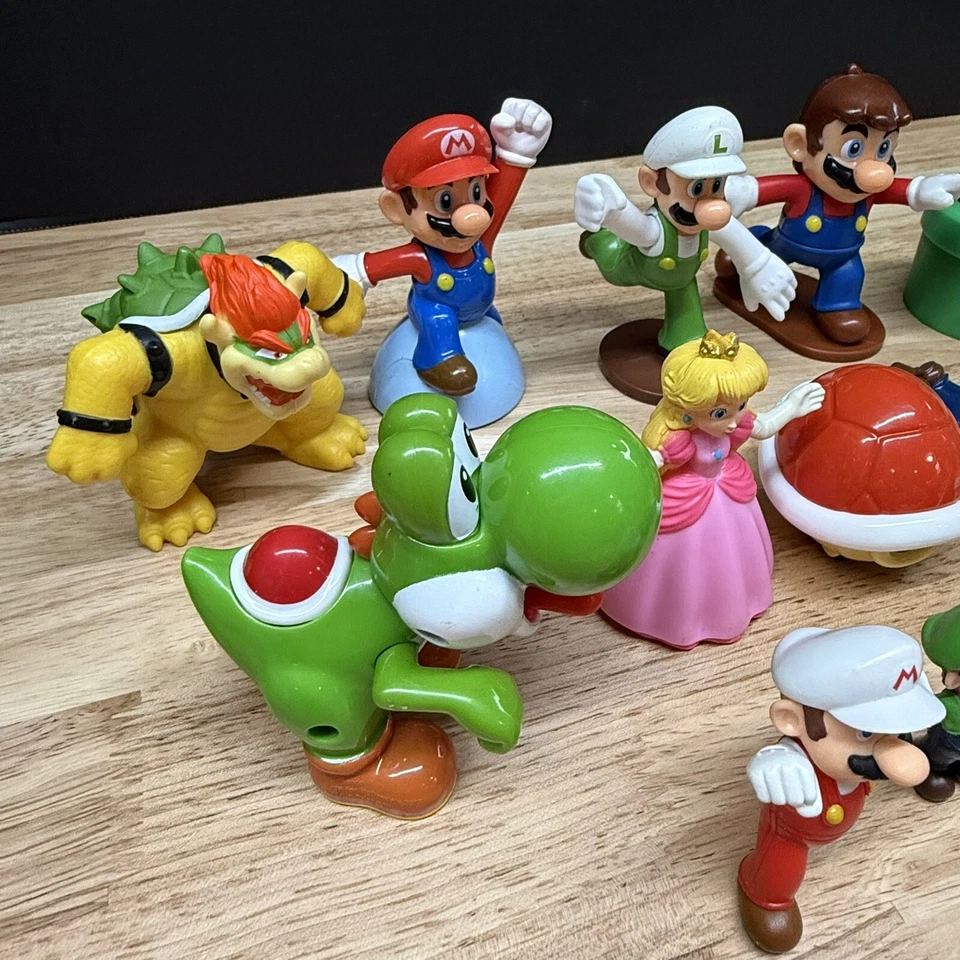 Lote de juguetes mundiales de Super Mario Brothers carros coches figuras de Yoshi Mario Luigi Foto 2 de 4