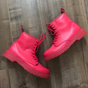 dr martens delaney size 5