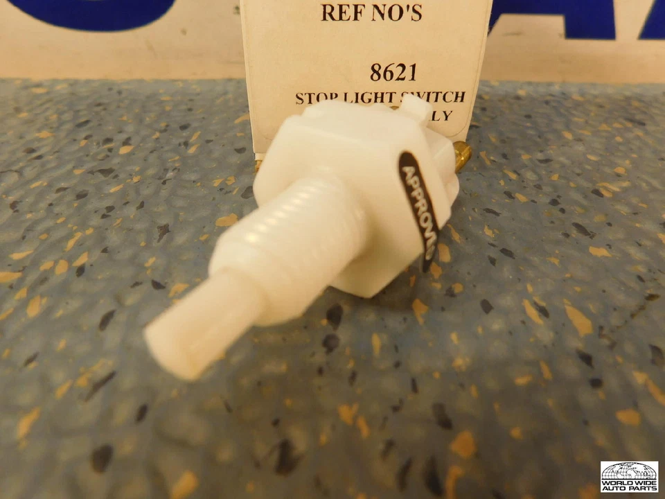 Original Engine Management Stop Light Swicth 8621 - Image 2 of 4