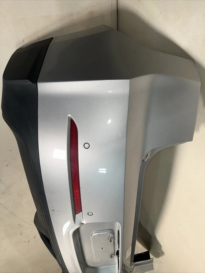 11-2015 CHEVROLET VOLT PARACHOQUES TRASERO CUBIERTA CON ASISTENCIA DE ESTACIONAMIENTO sensores OEM Foto 2 de 4