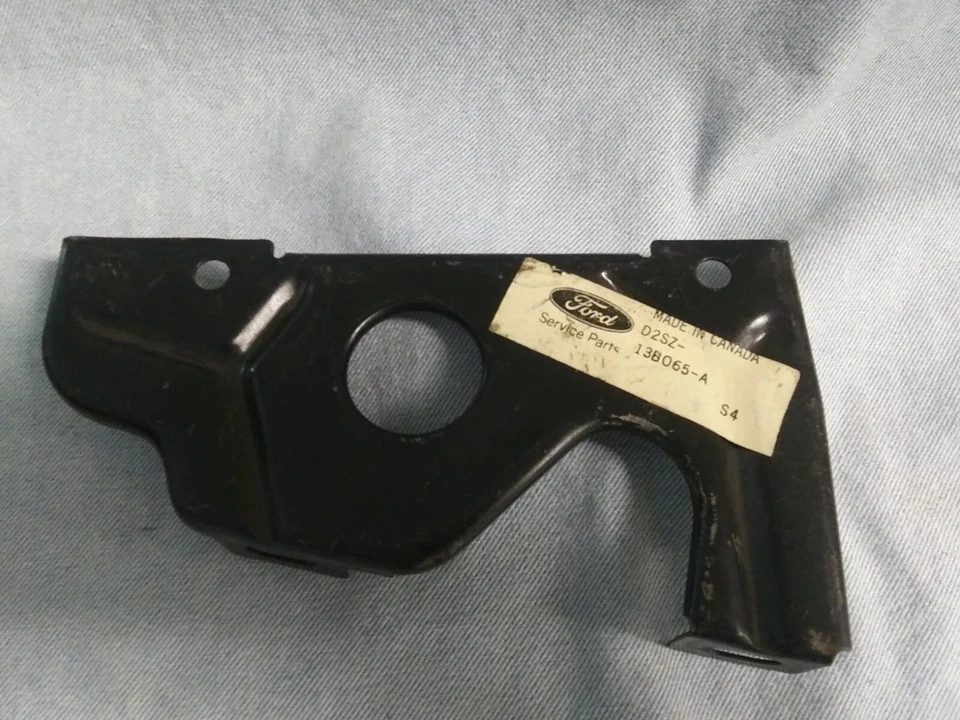 NOS Ford Thunderbird Front Headlight Support 1972 1973 1974 1975 1976 351C 400 Foto 2 de 3