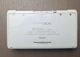 Nintendo 3DS Pure White Region Free Console 16GB Tested w/ Charger & Stylus