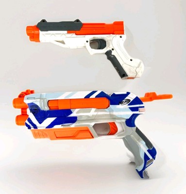 Nerf Splitstrike e Sharpfire pistole giocattolo by Hasbro