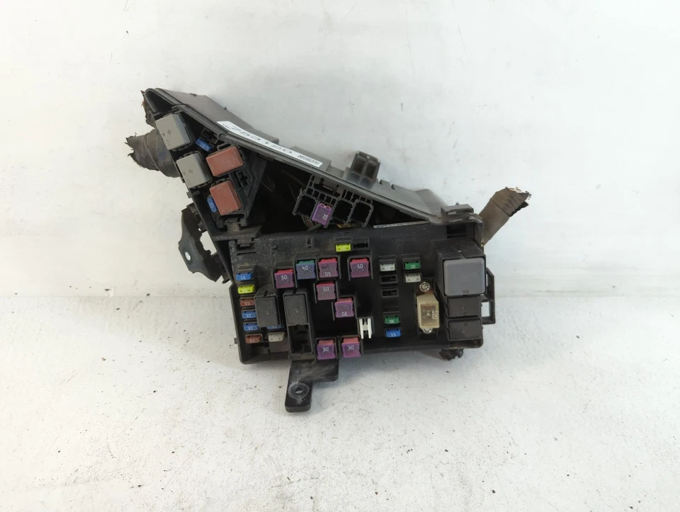 Módulo de relé de caja de fusibles Subaru Impreza 2015-2015 Mb503604b R1TR9 Foto 2 de 4