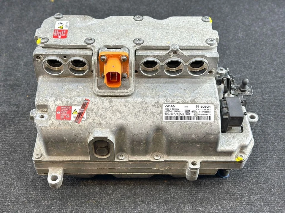 Volkswagen Golf VII 2015 Voltage Converter Inverter TSL3674 - Image 2 of 4