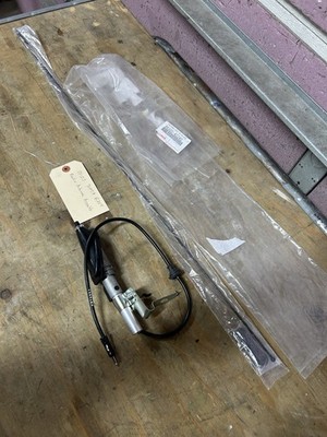OEM NEW GENUINE TOYOTA 2001-2005 RAV4 RADIO ANTENNA MAST W/HOLDER 86300-42240