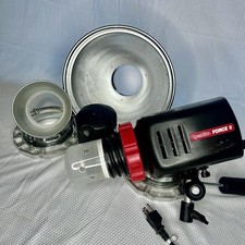 Speedotron Force 5 Digital Monolight Studio Strobe w/ Reflectors Speedrings