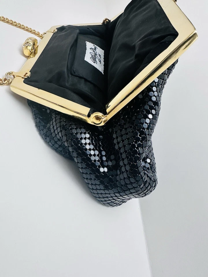 Cartera sin asas de noche Whiting & Davis vintage de malla negra con correa chapada en oro Foto 4 de 4
