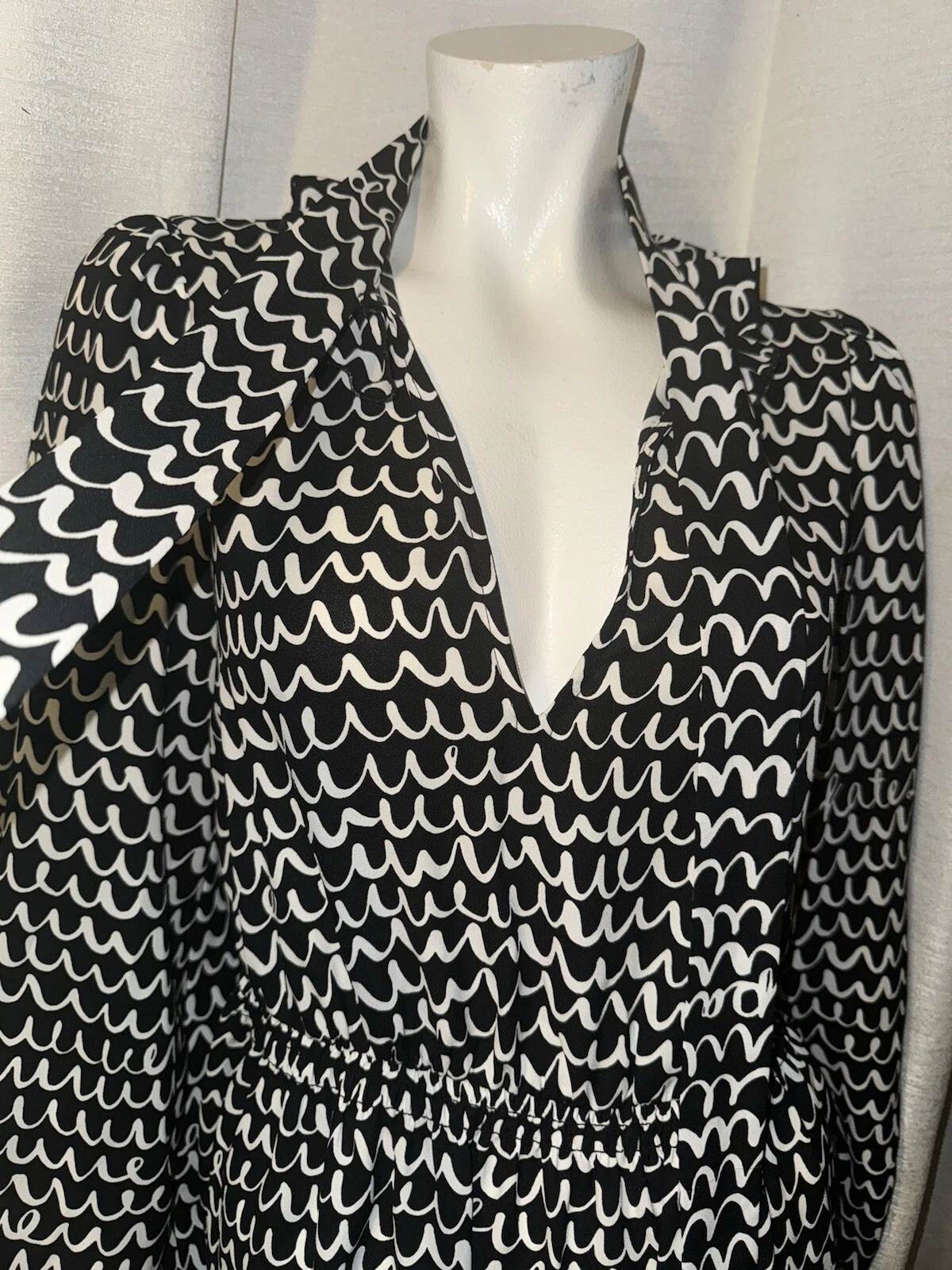 Abito Kate Spade Pop Scallop cravatta scollo aderente e svasato manica lunga taglia S