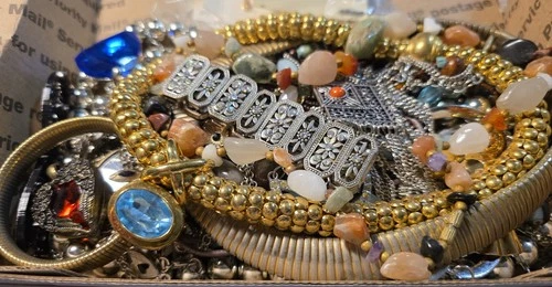 2 Lb Costume Jewelry VTG Modern Craft Junk Lot Wearable Untested Lot 32