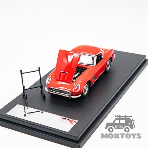 King Model 1:64 250GT California Convertible Diecast Model Car - Picture 9 of 11