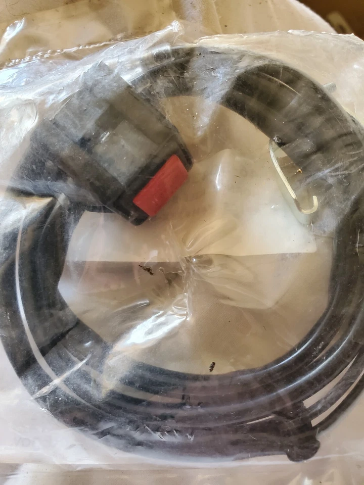 Botón de apagado de bocina Emgo compatible con: Yamaha IT200 IT490 TT225 TY350 YZ250 46-50430 Foto 2 de 2