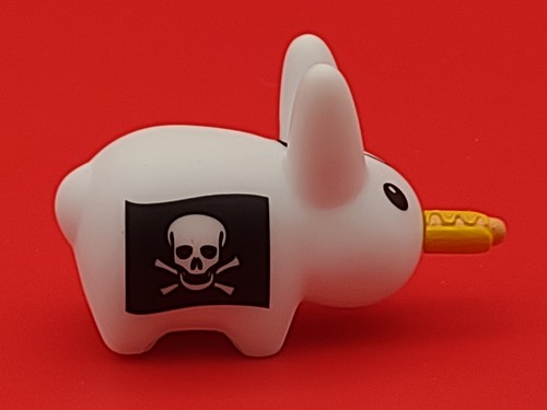 Kidrobot Happy Labbit White Pirate Hot Dog 1.3" Vinyl Figure Mini Series Kozik - Picture 7 of 8