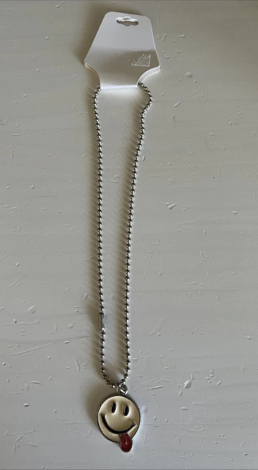Collar Cara Sonriente Cadena Bola Inoxidable Nuevo Emoji Colgante Lengua Foto 2 de 4