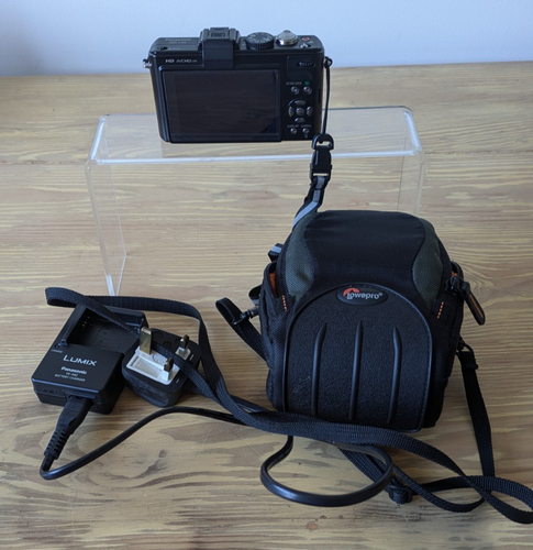 Panasonic LUMIX DMC-LX5 Leica - SD Card, Charger, Lowepro Softcase - VGC - Picture 4 of 21