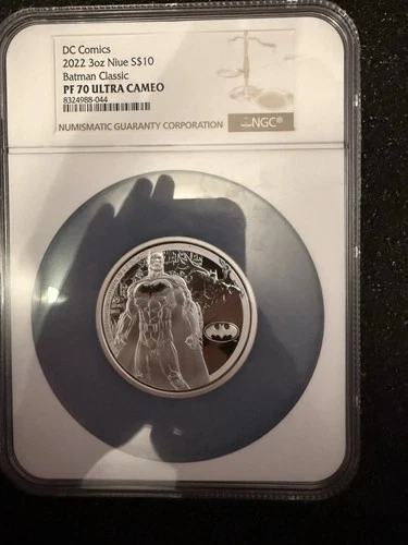 DC Comics 2022 3oz .999 Fine Silver Niue $10 Batman Classic PF70 Ultra Cameo NGC