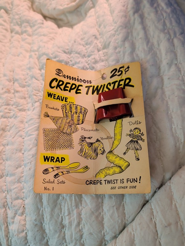 Vintage Dennison Crepe Paper Twister w/ original label & directions 1 3/4" x 1.5