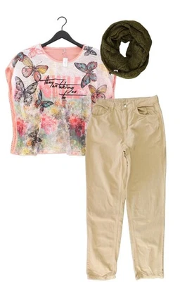 Damenmode Outfit Größe S mit Laura Torelli Printshirt in Gr. S und Schal - Bild 1 von 4