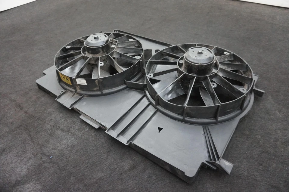 Radiador de refrigeración del motor doble ventilador motor 12365307 Chevrolet Corvette C5 Z06 98-04 Foto 2 de 4