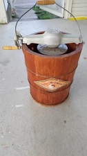 White Mountain Ice Cream Freezer Maker Vintage Hand Crank 4 Quart USA Model 643