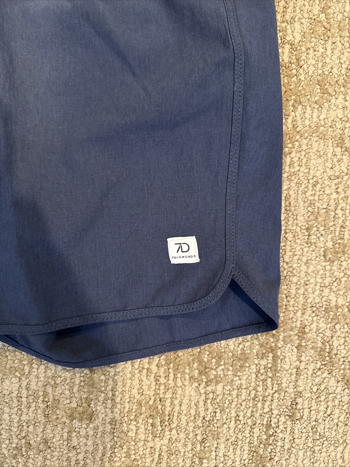 7 Diamonds Solid Core Active 8" Short - image 2