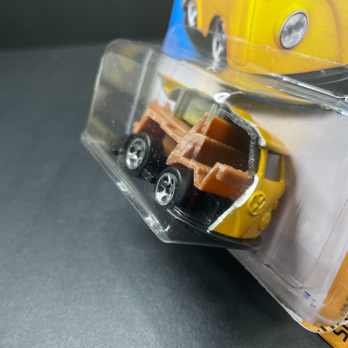 Hot Wheels 2023 Volkswagen Moon Eyes Kool Kombi Van SUPER Custom
