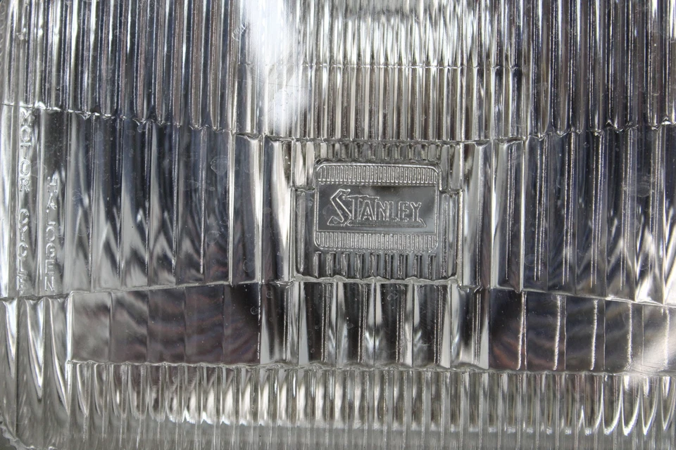 LÂMPADA DE FAROL DIANTEIRO SUZUKI GS550ESF 1985 - Imagem 2 de 4