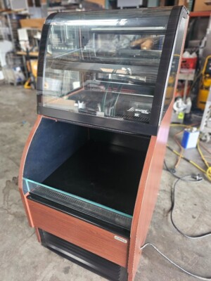Structural Concepts Harmony HMBC2 27'' Refrigerated Dual Service Merchandiser