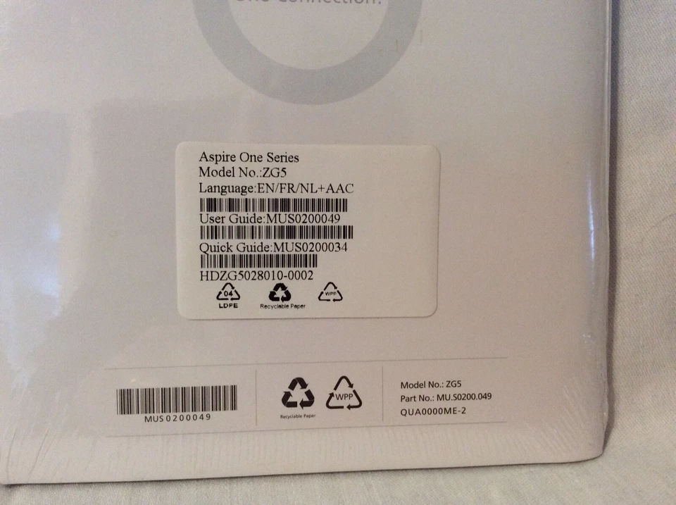 Acer Aspire One Series Model No: ZG5 User Quick Guide Manual Passport NEW - Image 3 of 3