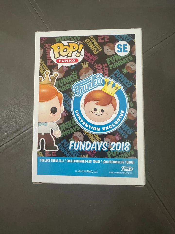 Chaqueta Funko Pop Freddy Funko Azul Varsity Letterman Foto 3 de 3
