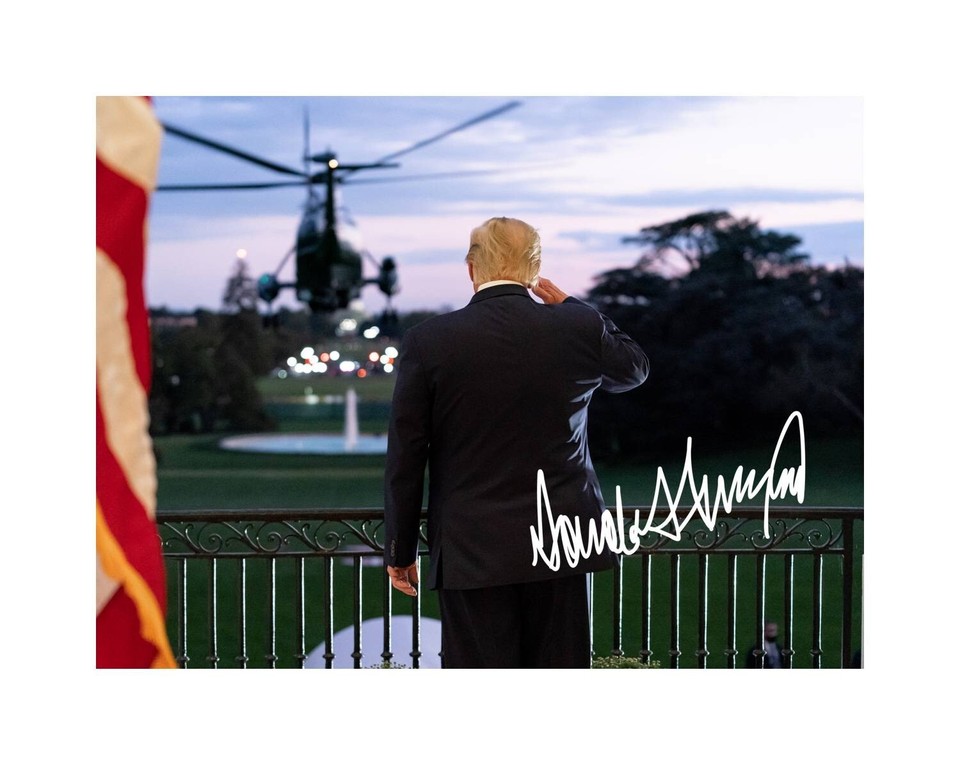Donald Trump 8x10 Signed photo print saluting rear Marine One president ...