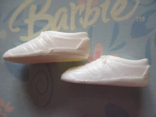BARBIE DOLL / PAIR OF SHOES: BOOTS, PUMPS ....... (2620)