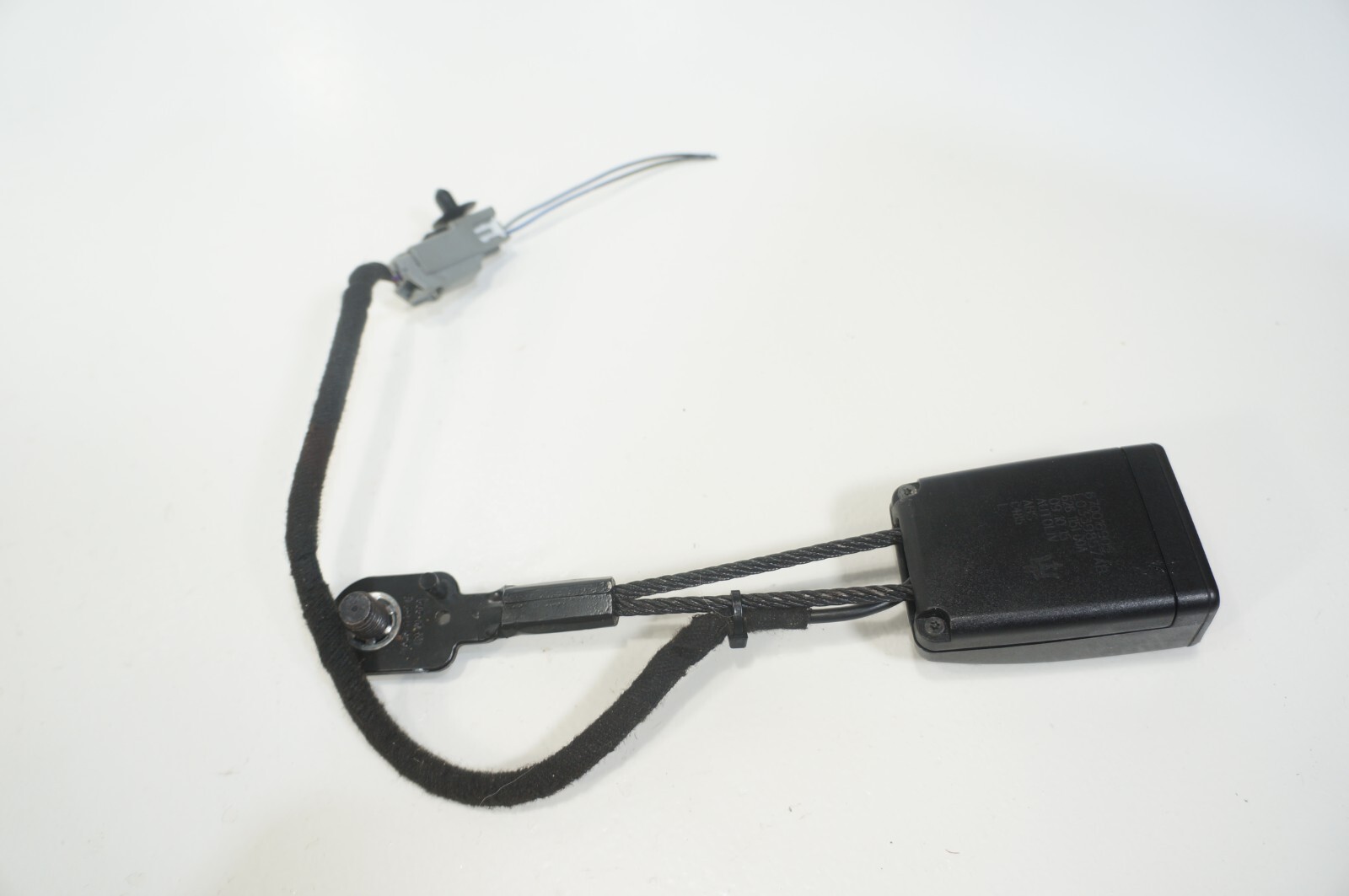 14-2022 maserati ghibli  front left driver side seat belt buckle oem