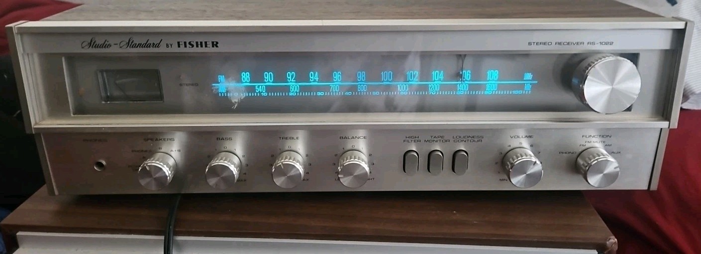FISHER STUDIO STANDARD VINTAGE STEREO RECIEVER. RS-1022 CHECK DESCRIPTION 