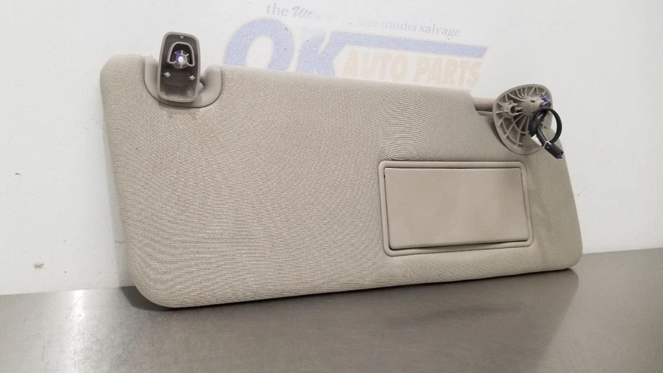 17 DODGE RAM 3500 PARASOL ILUMINADO PASAJERO DERECHO BRONCEADO Foto 4 de 4