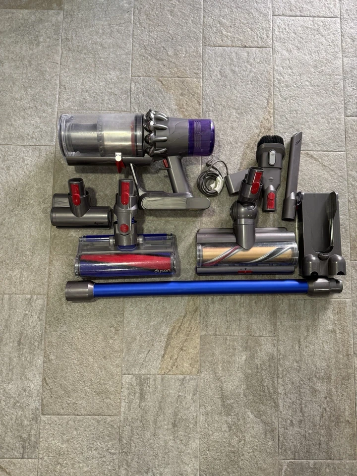 Dyson V11 Absolute Pro, foto 1 di 3