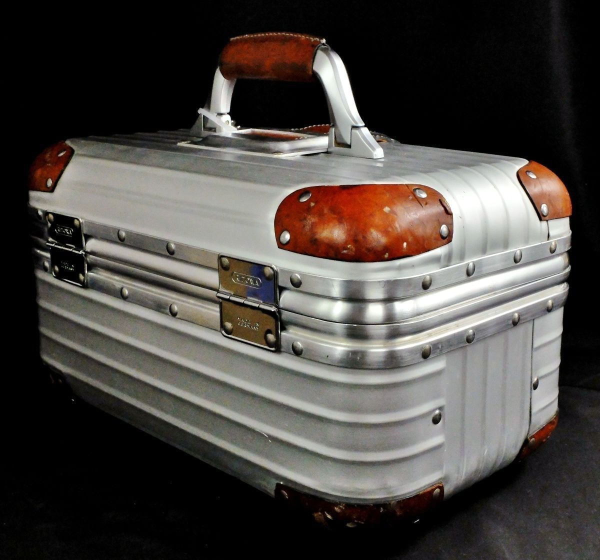 Rimowa Topaz ASSIMA AL Beauty Case 17L | eBay